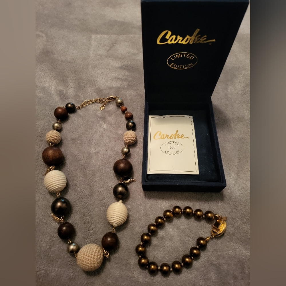 Carolee Necklace And Bracelet Set